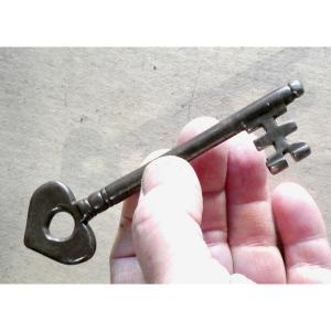 Pretty Heart Key, Late Gothic, Beautiful Fine Forge