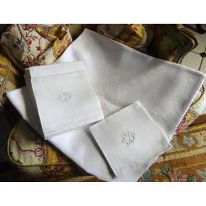 Damask Tablecloth And Napkins From The Early 20th Century