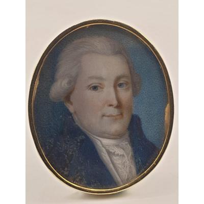 Portrait Of A Man End Of The Eighteenth Century Miniature Gold Strapping On Mother Of Pearl