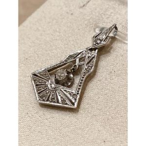 Art Deco Pendant In White Gold And Diamonds