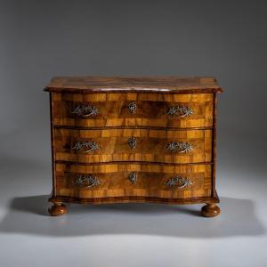 Baroque Walnut Chest Of Drawers, Mid-18th Century
