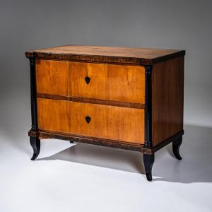 Biedermeier Chest Of Drawers With Burr Veneer, Southern Germany, Circa 1820