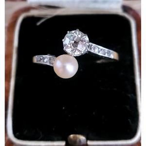 "toi Et Moi" Belle époque Ring In 18ct Gold Set With An Old European Cut Diamond And A Natural 