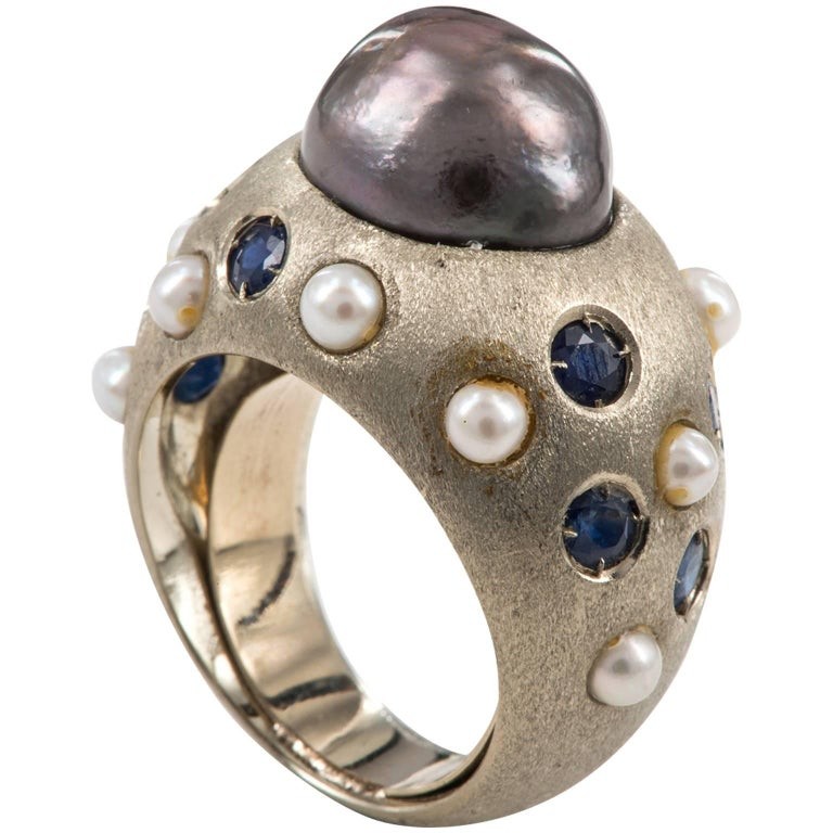 Anello in oro bianco e perla nera