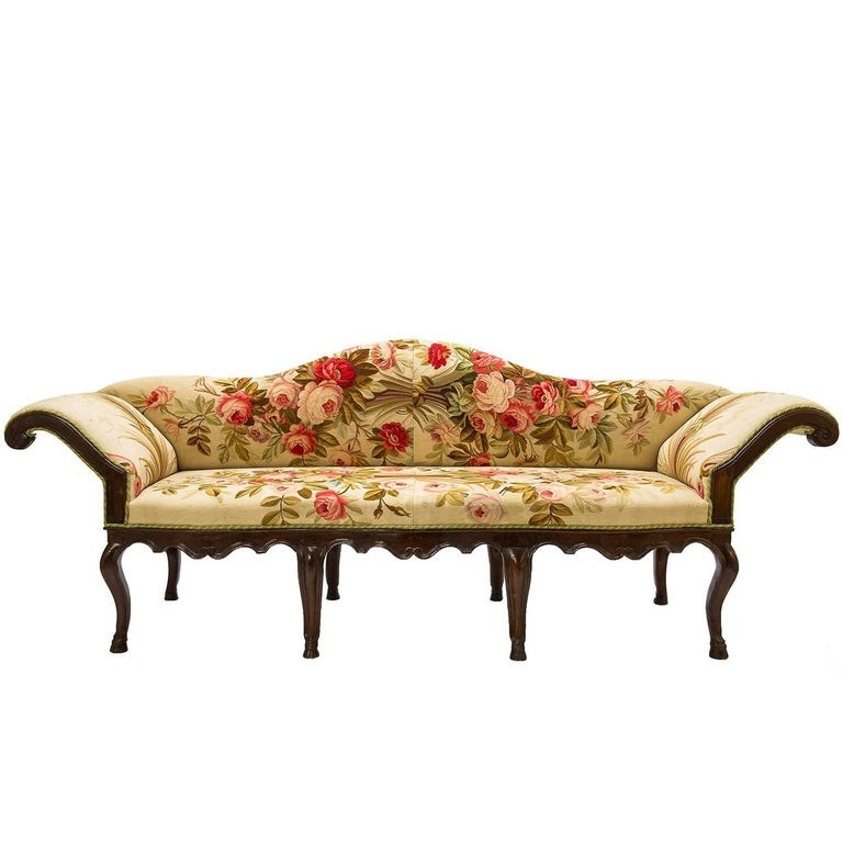 Antico divano Luigi XV, rivestito con un autentico Aubusson d'epoca
