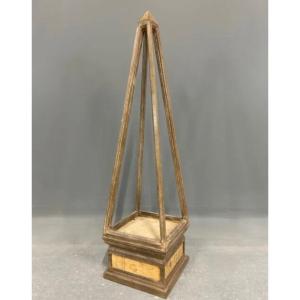 Curious Obelisk 