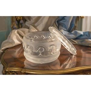 Lalique - Powder Box In Pressed, Molded And Frosted Crystal