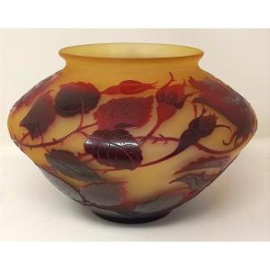 Paul Nicolas Argental Spinning Top Vase With Red Roses And Yellow Background
