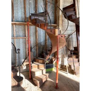 Hollow Core Spiral Staircase 