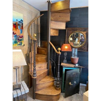 Oak Wood Spiral Staircase
