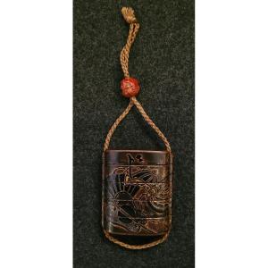 Inro With 4 Lacquer Cases - Decor Of Samurai Helmet, Quiver And Fans