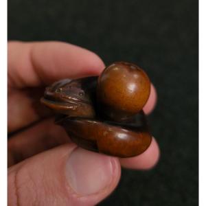 Netsuke - Poisson Chat à La Gourde - Bois