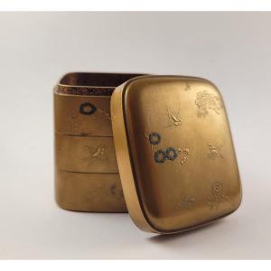 Small Box - Swallows And Flowering Branches - Gilded Lacquer - Japan - 19th Century