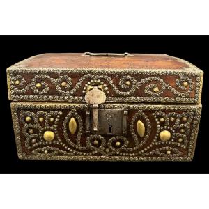 Wooden-core Box Covered In Leather