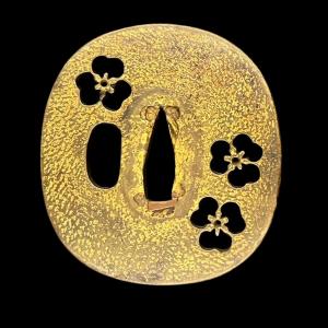 Openwork Iron Tsuba With Trilobed Floral Decoration, Japan, Edo Period (17th-19th Century)
