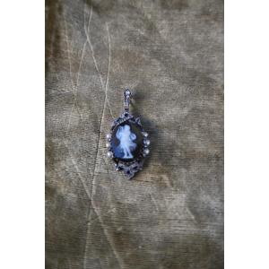 Charming Napoleon Period Pendant, Cameo On Hard Stone, 19th Century