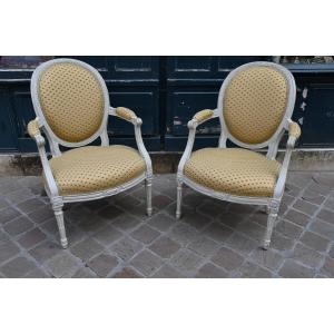 Pair Of Medallion Armchairs From The Late 18th-century Louis XVI Period