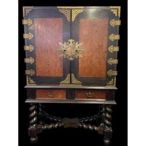 Cabinet For The Art Collection (colonial)