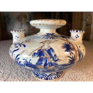 Nevers 19th Century - Flower Pick With Character Decor In A Landscape