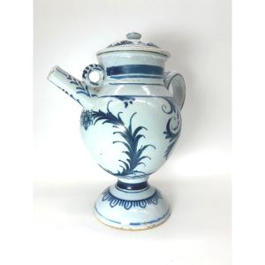 Nevers 18th Century - Apothecary's Chevrette With Its Lid