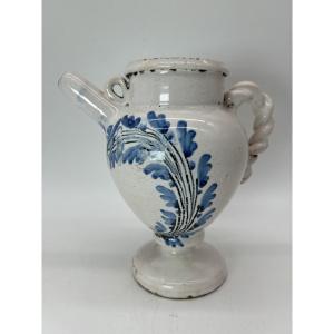 Nevers Early 18th Century - Apothecary - Chevrette With Twisted Handle