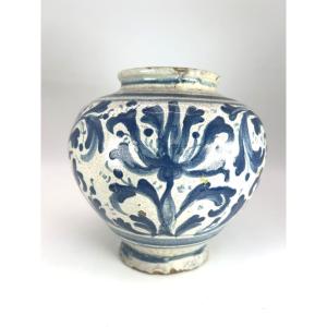 Caltagirone, Italy - 18th Century - Ball Vase With Large Iris Decoration