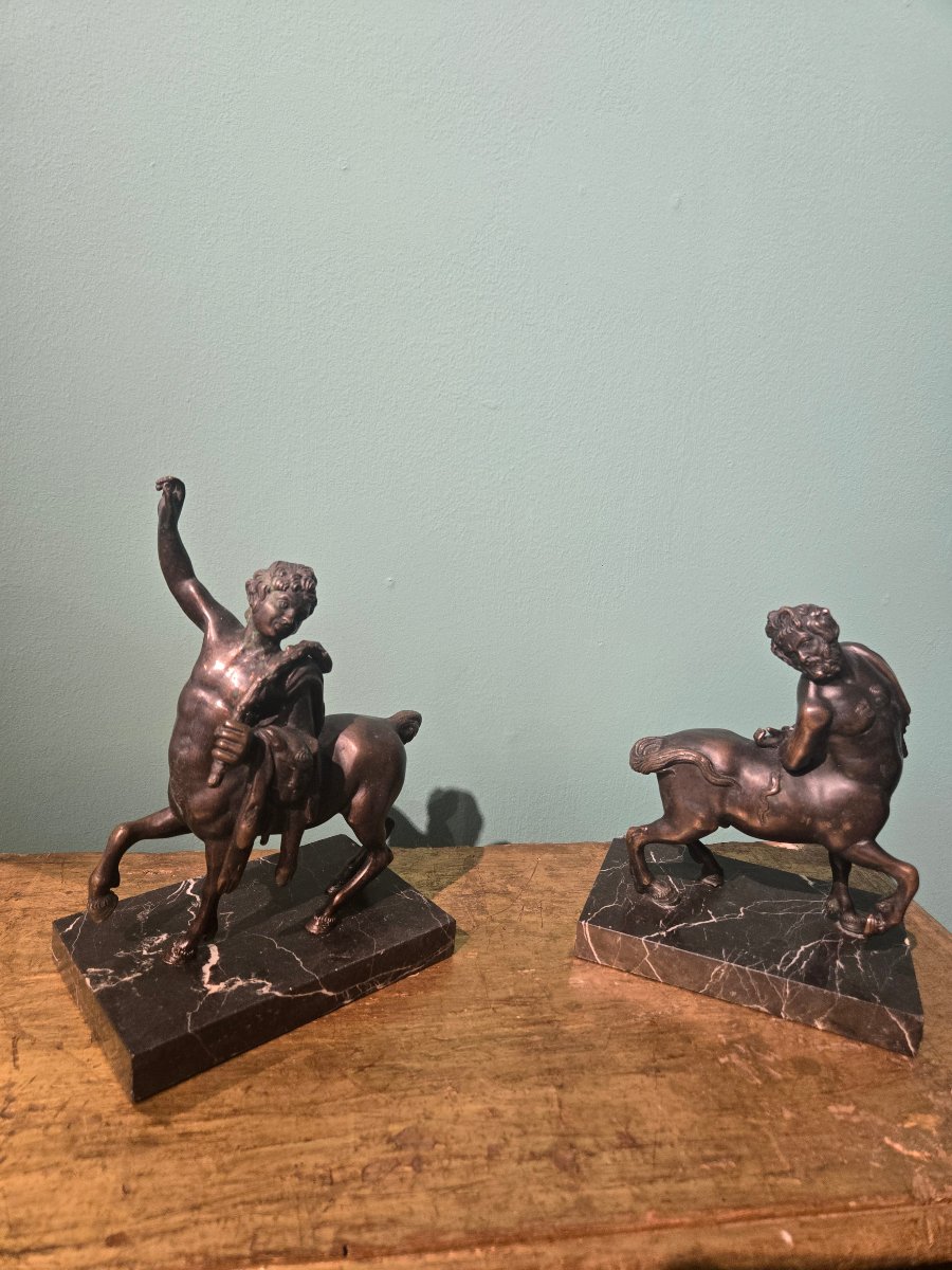 Piccola coppia di sculture in bronzo " Centauri" h 18 x 15, basetta in marmo, fine XIX secolo-photo-4