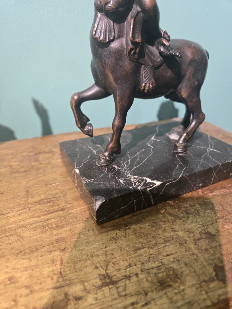Piccola coppia di sculture in bronzo " Centauri" h 18 x 15, basetta in marmo, fine XIX secolo-photo-2