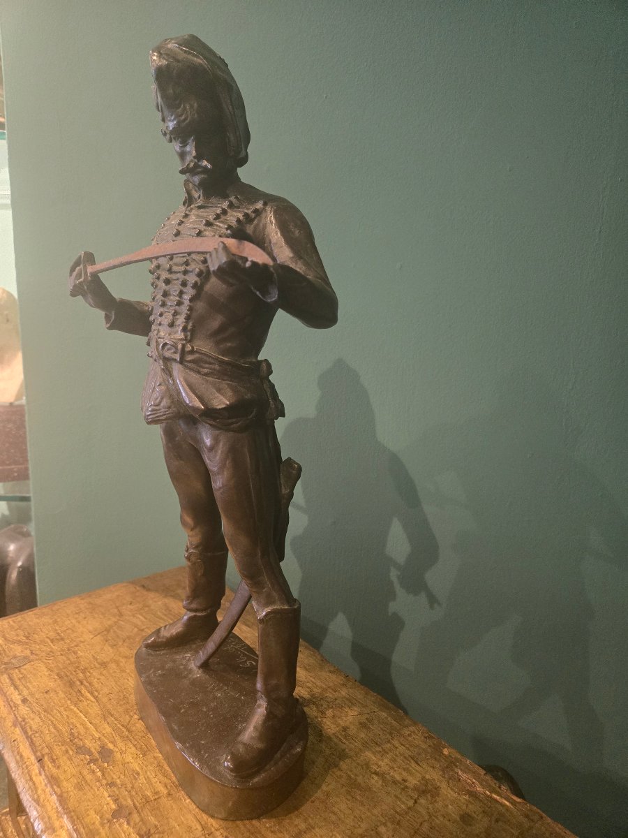 Scultura in bronzo patinato, Ussaro con spada, firmata e datata Strobl 1922 , ottimo stato -photo-4