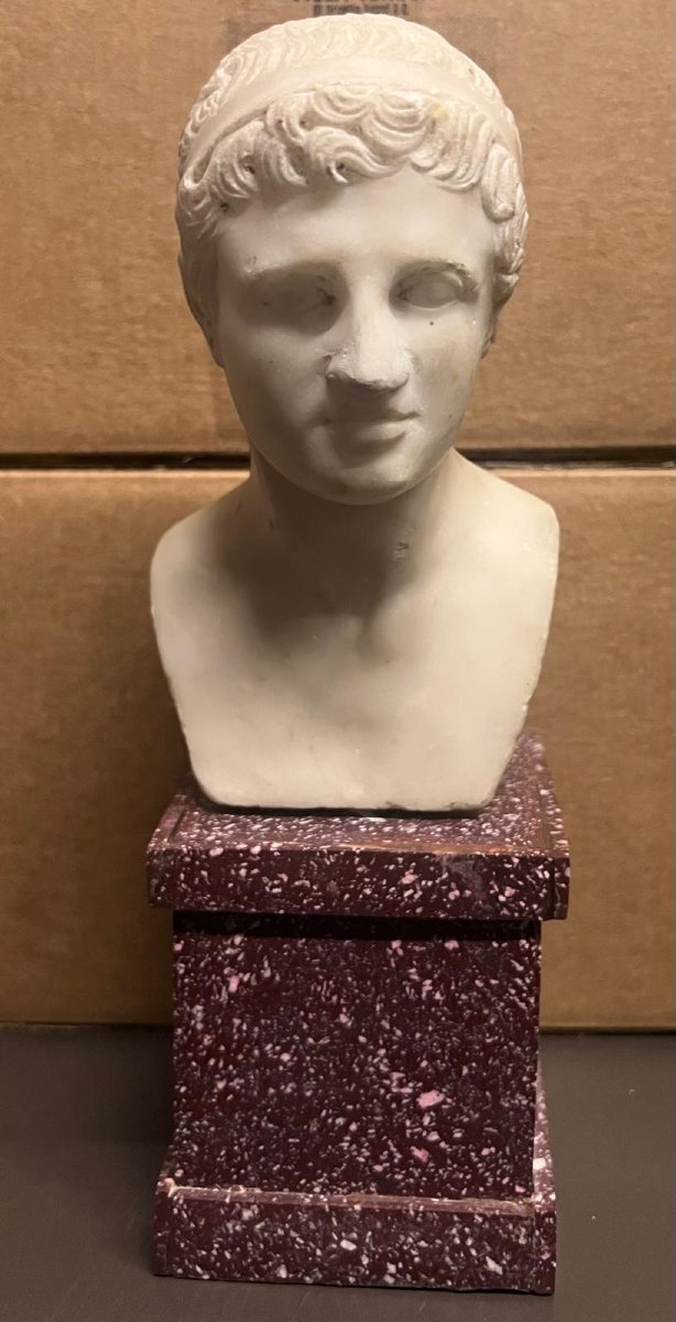 Piccolo busto in marmo Imperatore, con base in porfido, h max 25 cm , XIX secolo, buono stato