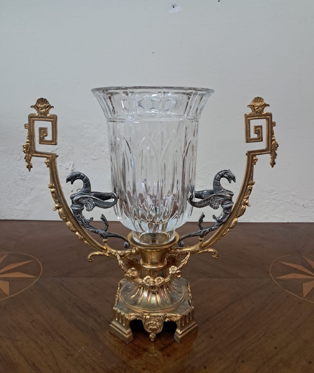 Centrotavola in bronzo zecchinato e argento con coppa in cristallo, fine '800