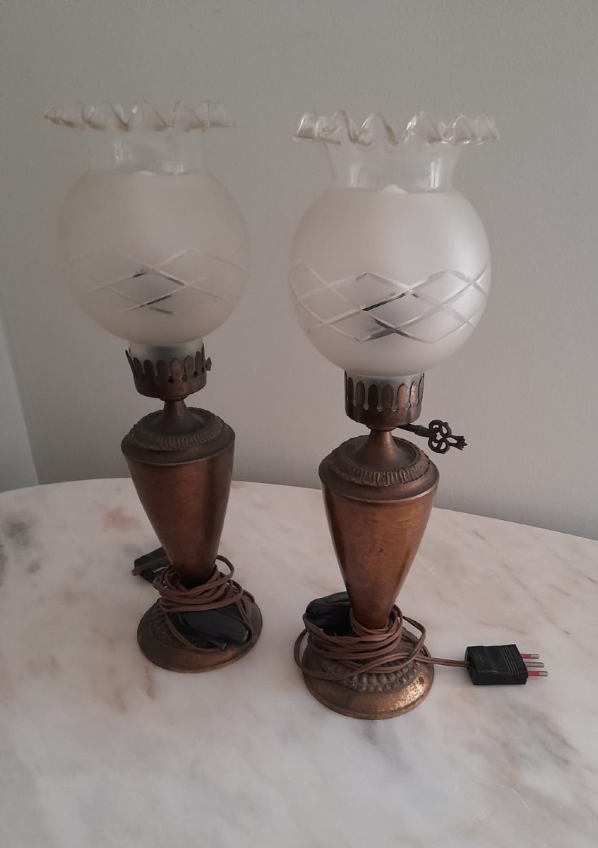 Coppia di lumi con boccia in vetro originale, XX secolo