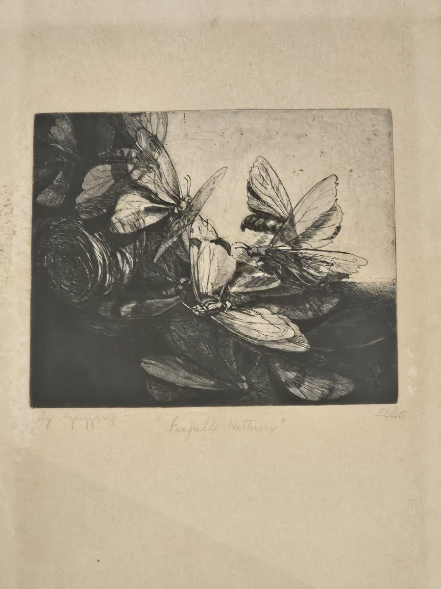 Trittico "Farfalle notturne" composto da n.3 stampe firmate Guzzone-photo-2