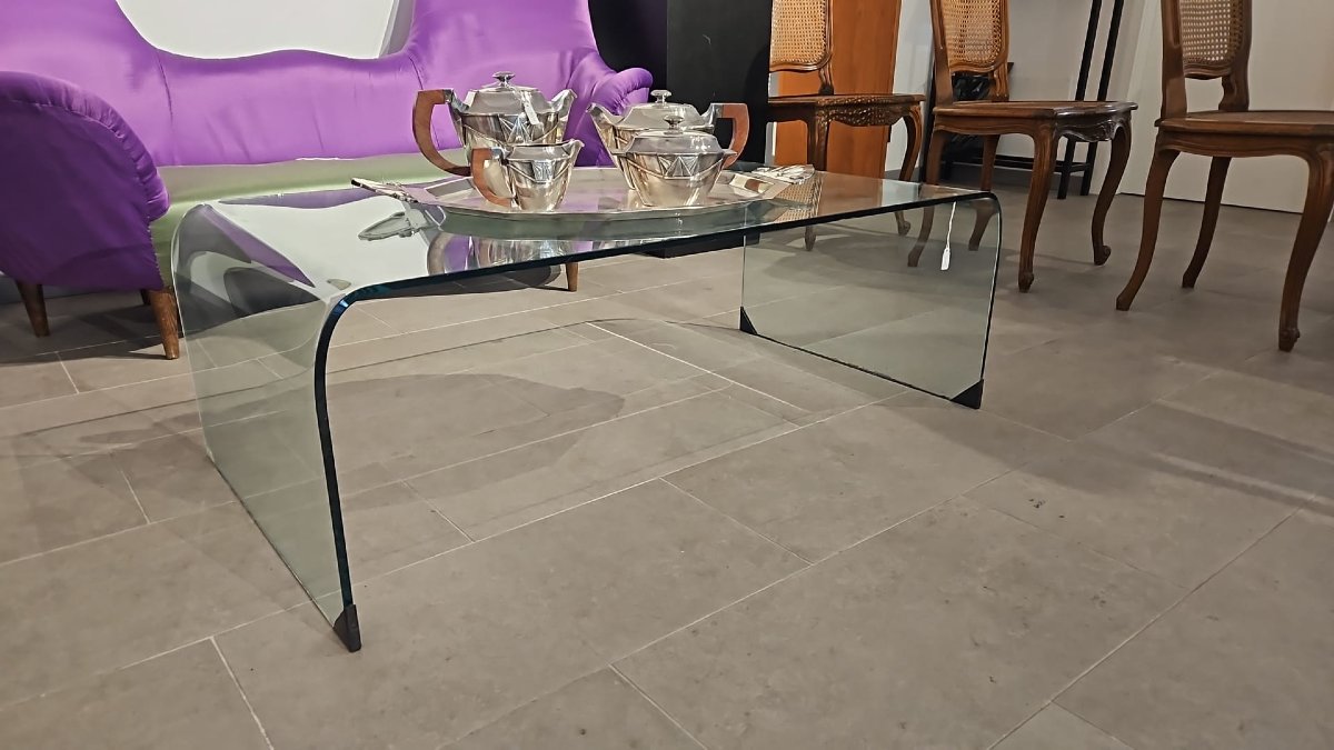 Tavolo da caffè basso in vetro curvo 