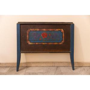 Letto in legno dipinto
