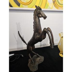 Scultura Brutalista "Cavallo Rampante" firmata G. M., fine del XX Secolo