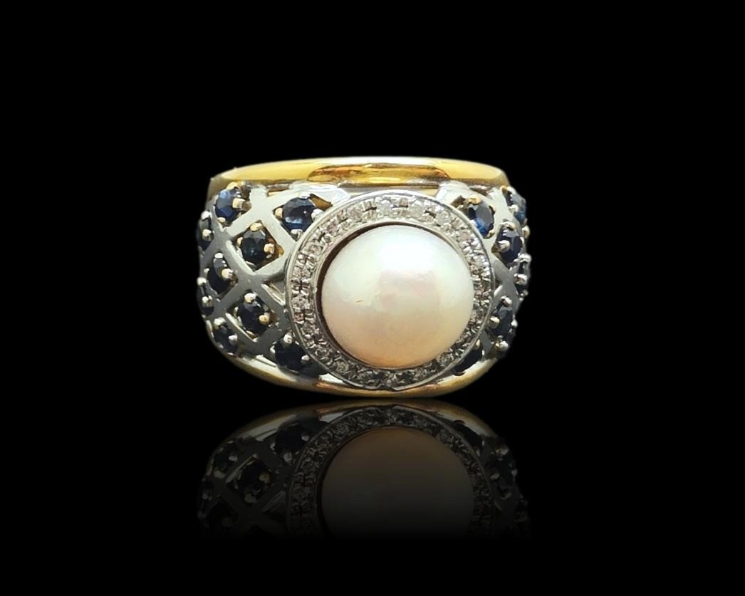 Anello a fascia in oro due colori, perla, zaffiri e diamanti-photo-2