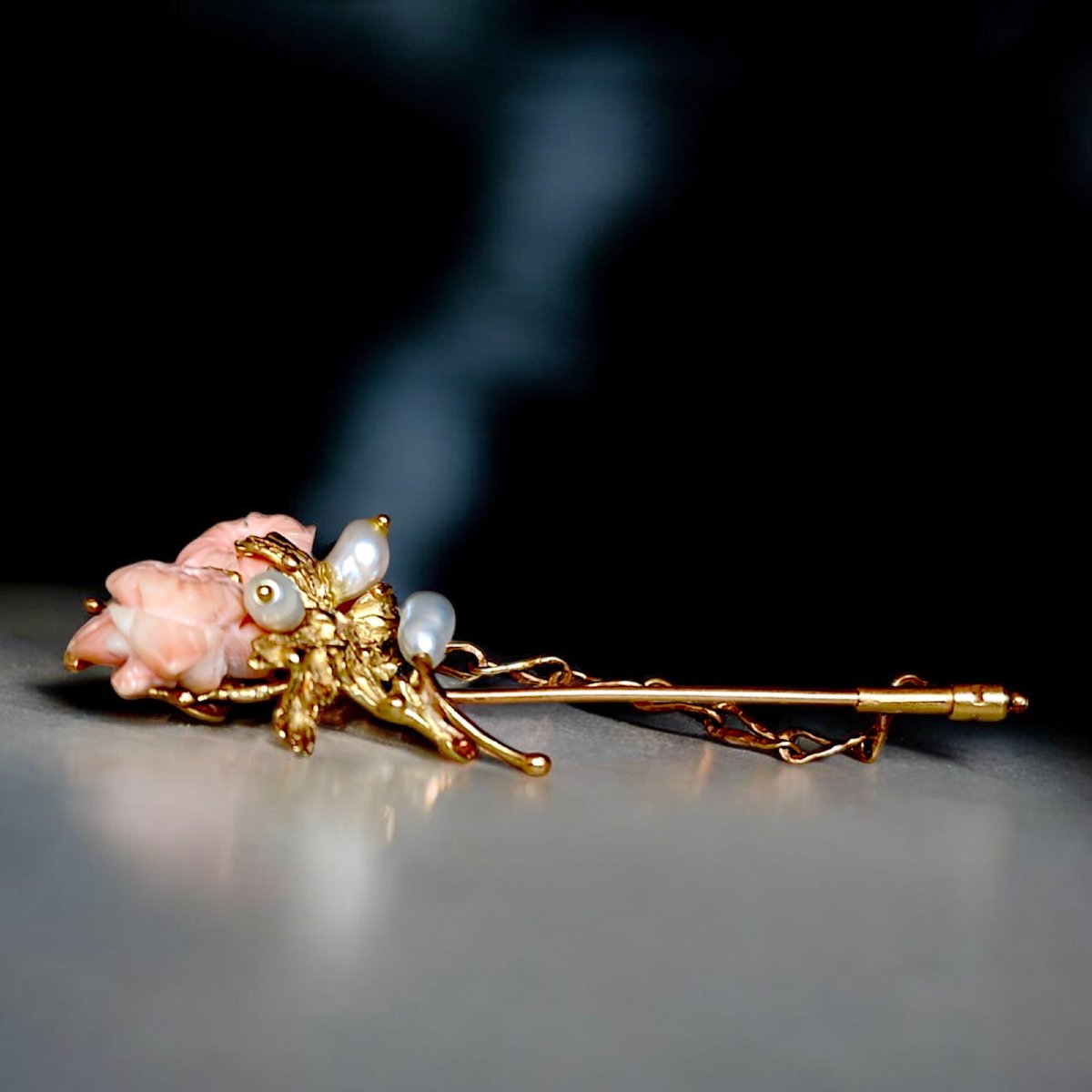 Spilla Anni 60 in oro 18 kt, Corallo Rosa e Perle di Fiume-photo-2