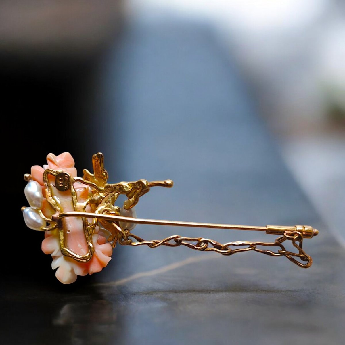 Spilla Anni 60 in oro 18 kt, Corallo Rosa e Perle di Fiume-photo-4