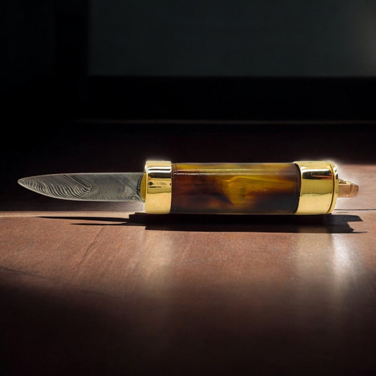 Coltello *Barrel* realizzato con finimenti in oro 18kt . 3 cm chiuso-photo-2