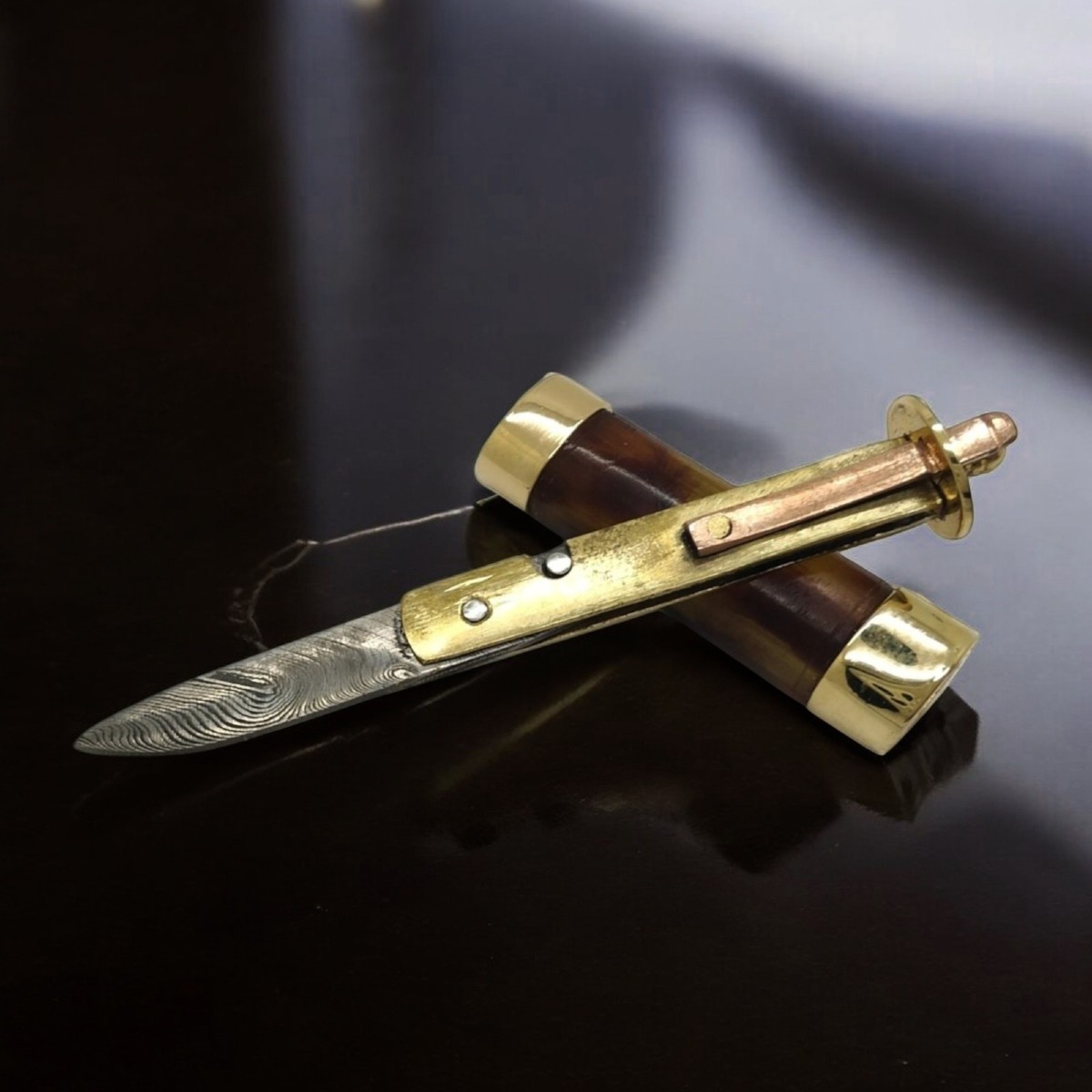 Coltello *Barrel* realizzato con finimenti in oro 18kt . 3 cm chiuso-photo-3