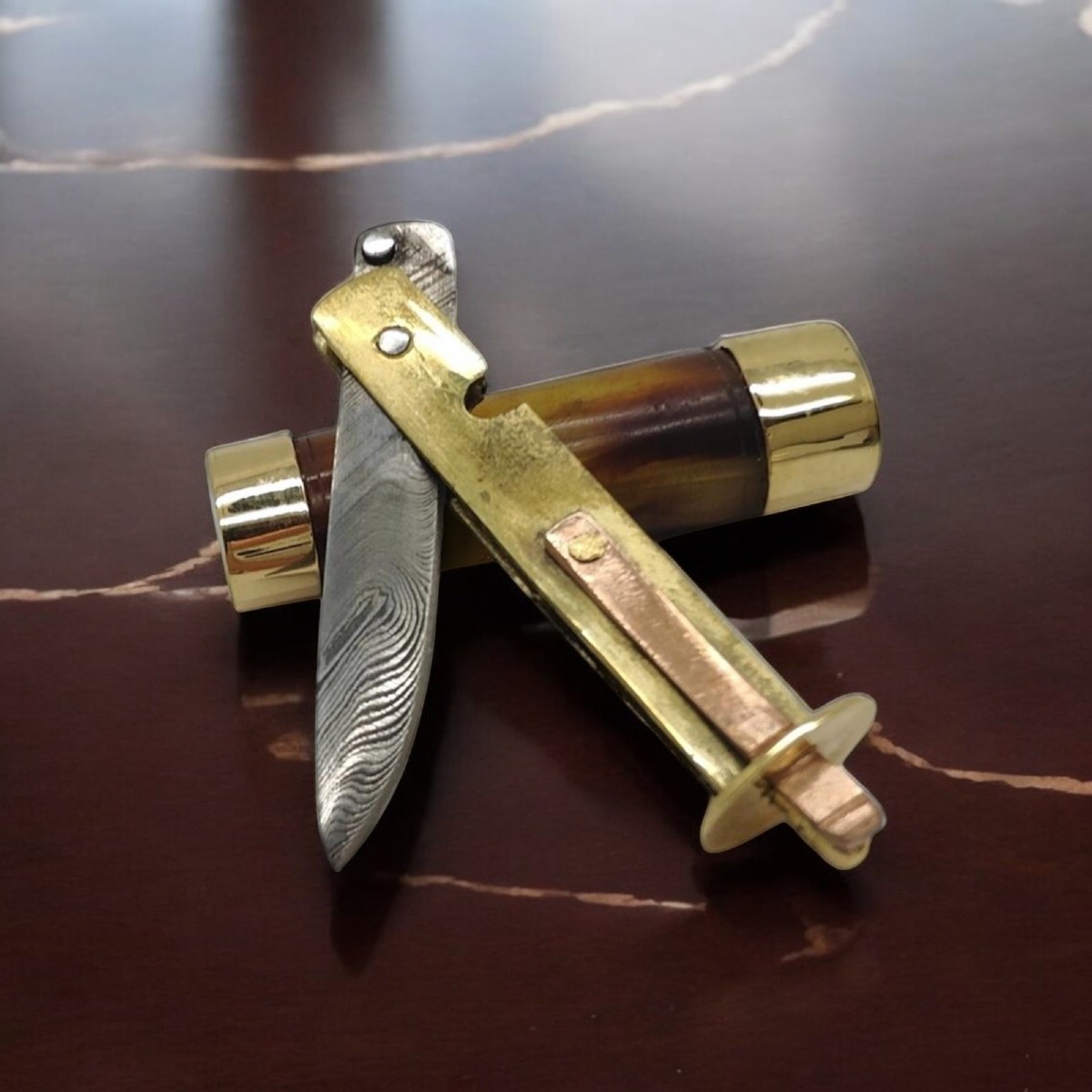 Coltello *Barrel* realizzato con finimenti in oro 18kt . 3 cm chiuso-photo-4