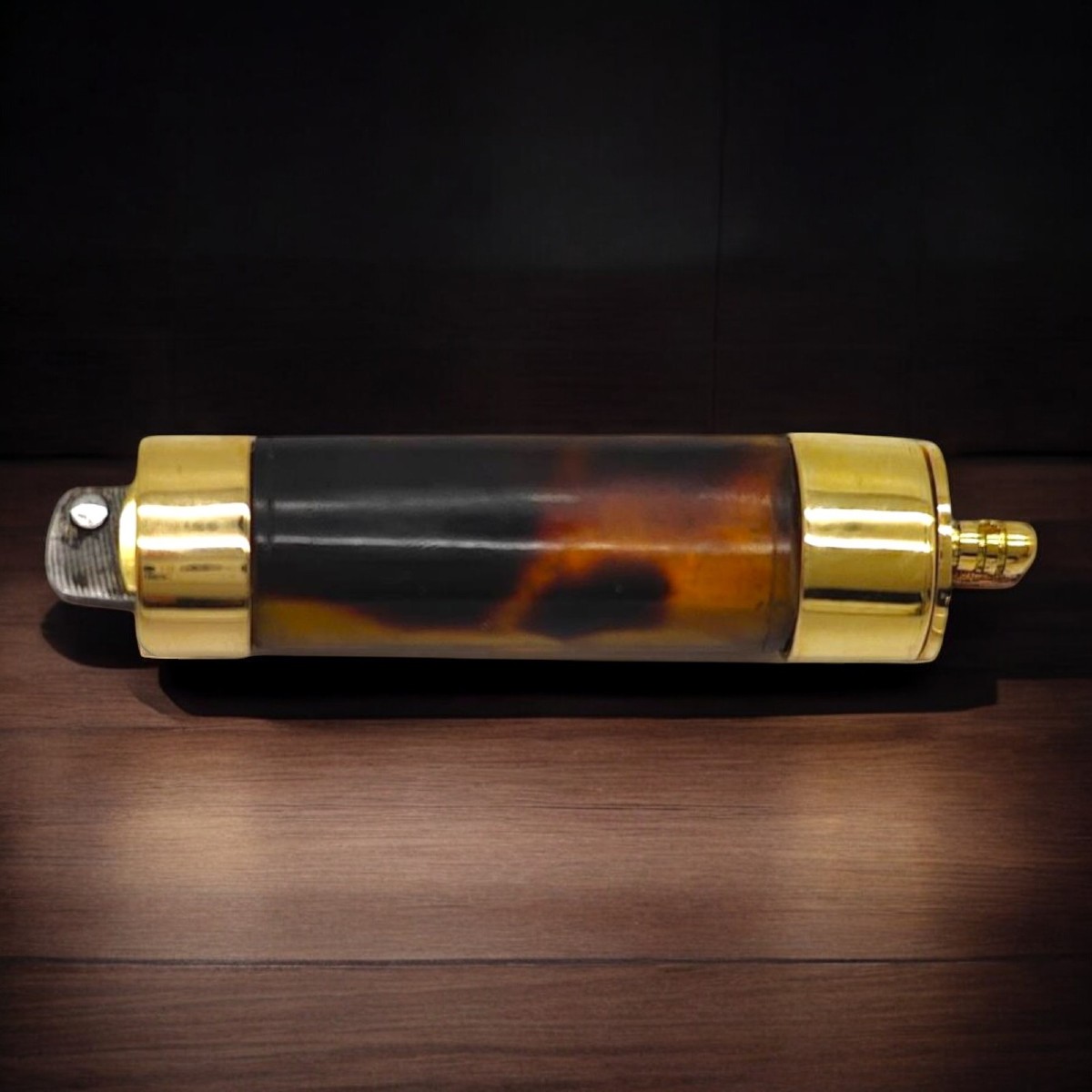 Coltello *Barrel* realizzato con finimenti in oro 18kt . 3 cm chiuso-photo-1