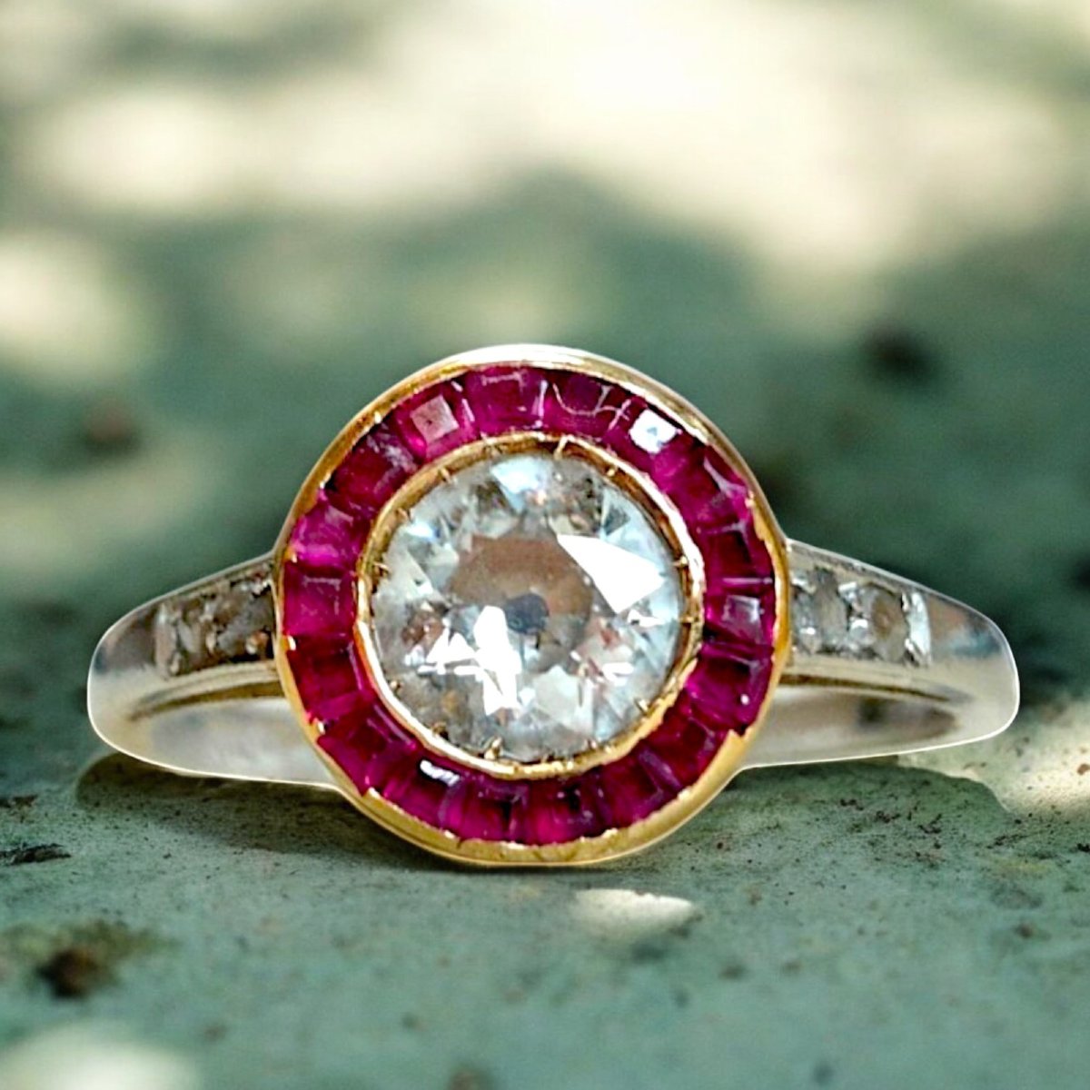 Anello Art Déco con diamanti da 0,62 carati e rubini birmani. C 1925-photo-1