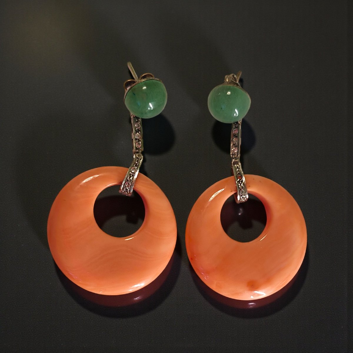 Orecchini pendenti vintage anni '80 con corallo e giada-photo-4