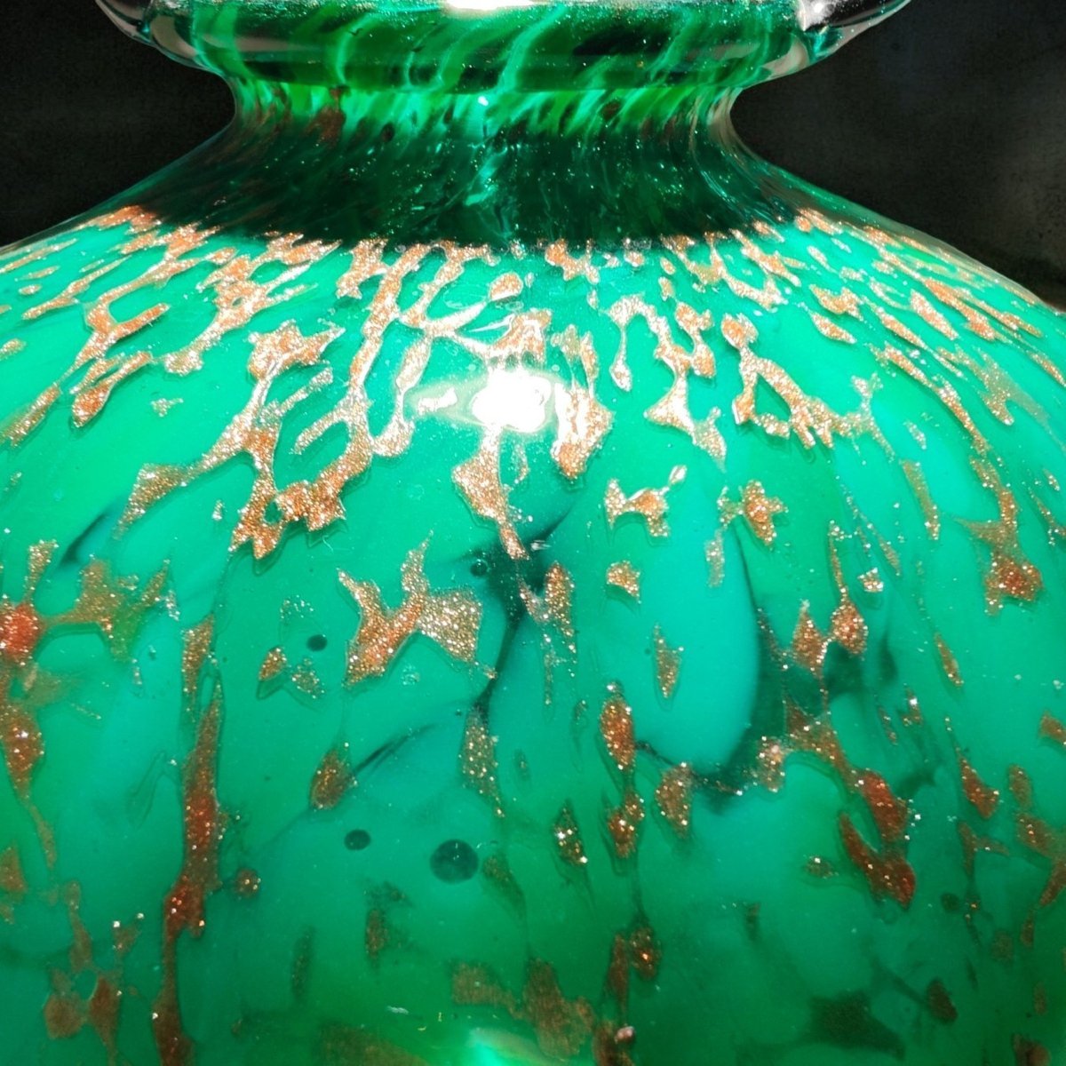 Vaso a Boccia in Vetro Soffiato Verde con Aventurina e Lattimo, F.lli Toso, Murano, ca. 1930-photo-1