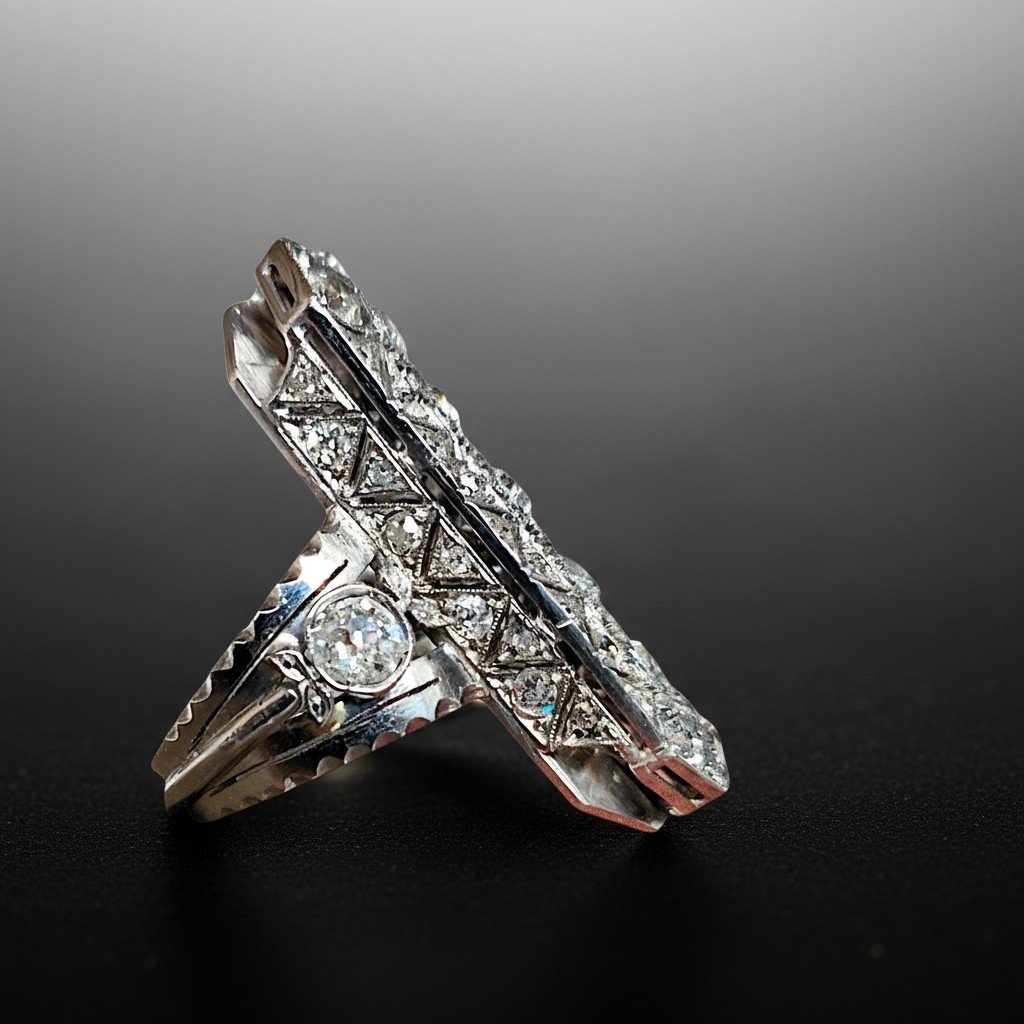 Anello Art Déco anni ’20, realizzato in platino e impreziosito da 49 diamanti, 4.45 ct-photo-4