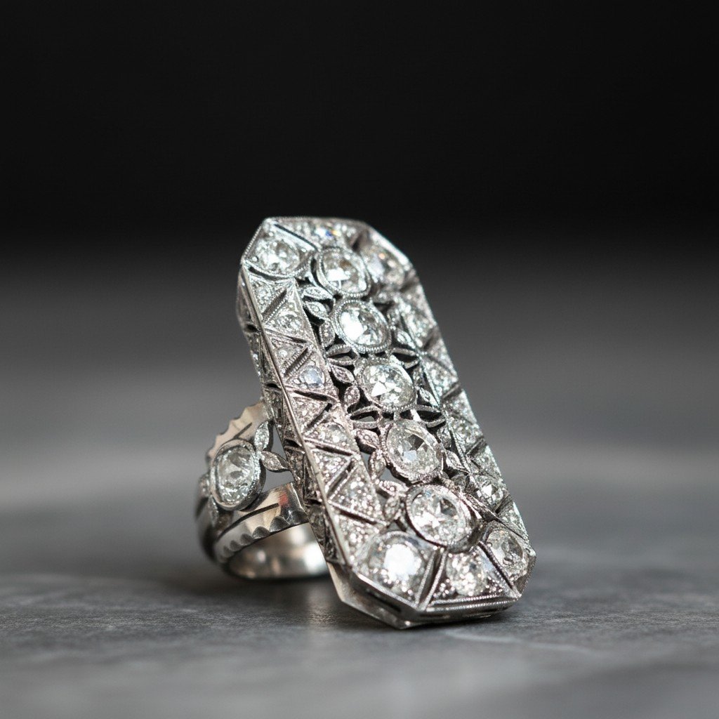 Anello Art Déco anni ’20, realizzato in platino e impreziosito da 49 diamanti, 4.45 ct-photo-1