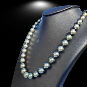 Collier in perle di Tahiti grigio-argento 10-12 mm con fermaglio in oro e diamanti