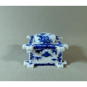 Japan 19th, Hirado Porcelain, Inkwell For Man Of Letters, Birds, Foliage & Flowers Decor